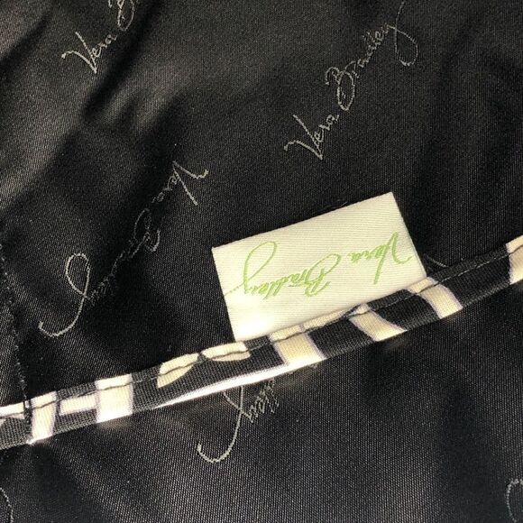 Geometric Print Quilted Tote - Picture 4 of 5